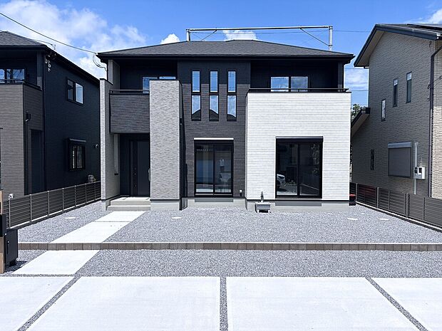 ３号棟外観　実際の建物や周辺環境などをご覧いただくことでより暮らしのイメージがしやすくなります。お気軽にお問い合わせください！