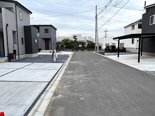 常総市新石下 前面道路含む写真