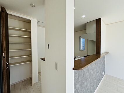 【1号棟:キッチン 】