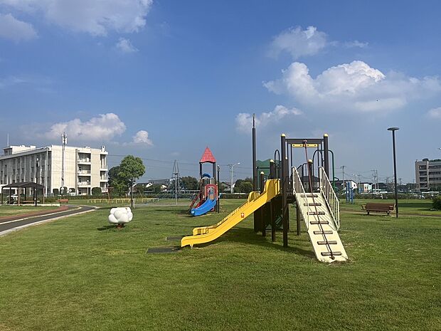 宮原運動公園(約1,136m)