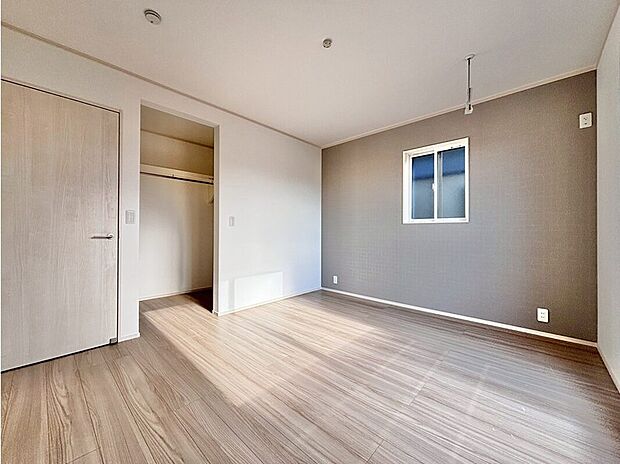 【【1号棟：寝室 】】□7帖の寝室には物干し金物付！使わないときは取り外しができます。