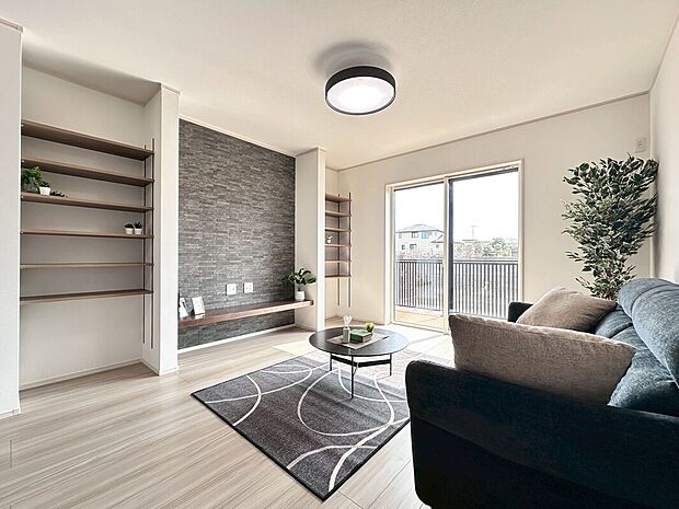 【内観プラン例】リビングダイニング※同仕様同形状 物が多く散らかりやすいリビングは収納付きなのでスッキリ快適空間