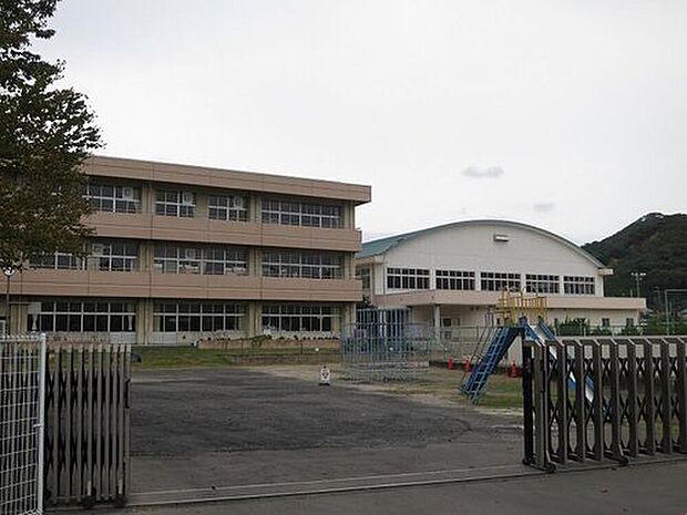 足利市立三重小学校