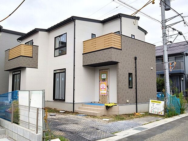 【【4号棟　現地写真】】現在、内装＆外構設備の工事中