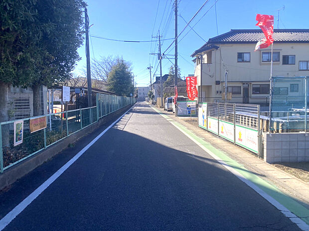 【【2・3号棟　前面道路】】南東側 幅5.5ｍの道路です。見通しも良く安心感があります！