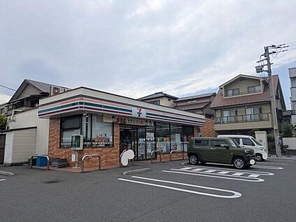 セブンイレブン 大宮三橋4丁目店 約210m(徒歩3分)