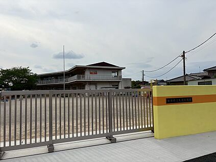 加須市立礼羽幼稚園 約210m～250ｍ(徒歩約3分～4分)