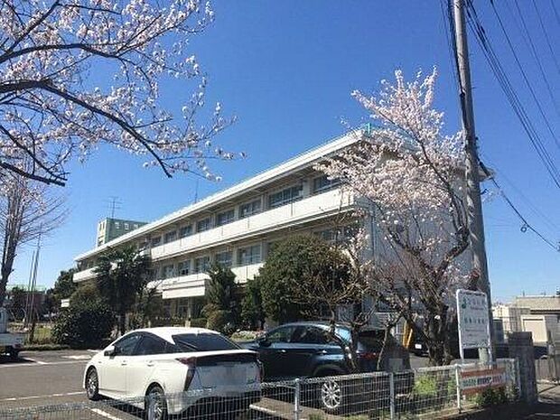 屈巣小学校
