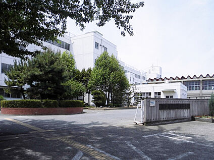 上柴西小学校 約550ｍ(徒歩7分)