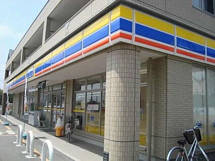 ミニストップ 鴻巣松原店 約590m(徒歩8分)