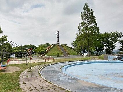 加須市民運動公園 約760m～770m(徒歩約10分)