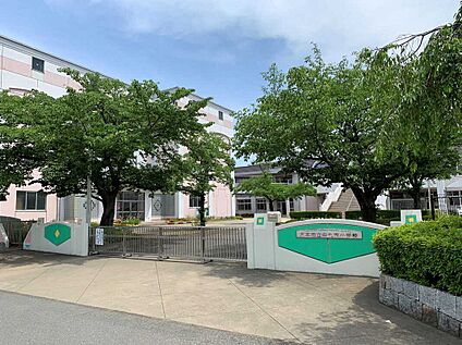 北本市中丸東小学校 約　900m(徒歩　約　12分)