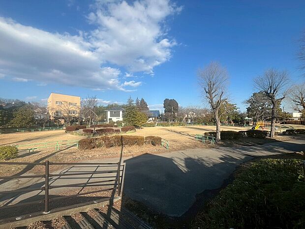中丸公園(約809m)