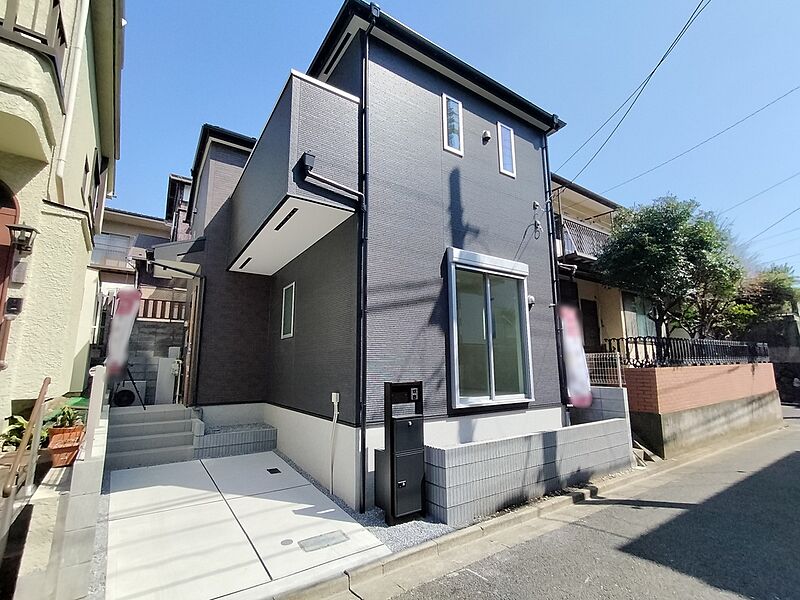 落合南長崎駅徒歩7分の利便性を使いこなし、高まる暮らしの価値。この家で、この街で暮らしたいと思わせる理由を是非現地でお確かめ下さい。