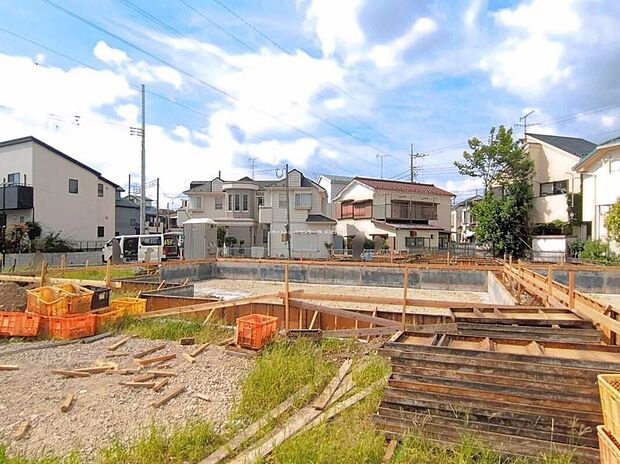 心地よさを追求した9邸の街並が誕生します!家族のニーズに合わせた多彩な間取りプラン 暮らしやすさを是非、現地でご体感ください。