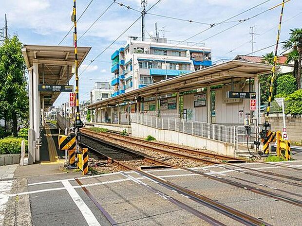 東急世田谷線「松原」駅より徒歩4分のロケーションです。