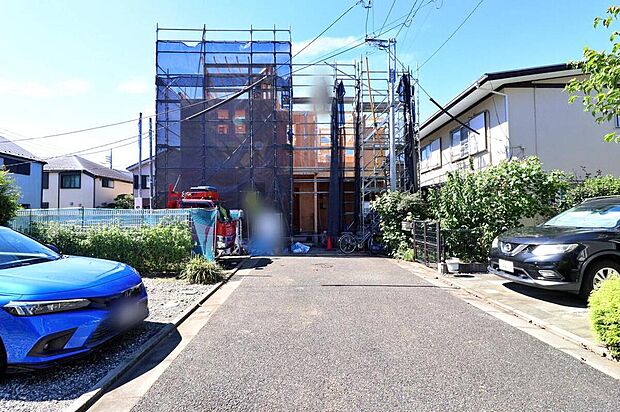 前道が5ｍあるので、車庫入れが苦手な方でも安心して入れられます。