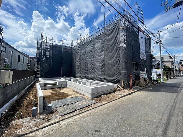 【現地外観写真】9月完成予定です！「新桜台」駅徒歩3分の恵まれたロケーション♪栄町公園徒歩圏の緑豊かな住環境です。