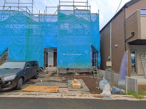 【現地外観写真】緑に溢れ潤いに満ちた街並みで、安らぎとゆとりを実感できる住環境です。