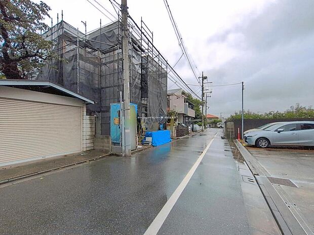 【前面道路含む現地写真】開放感がある前面道路♪南道路で陽当たりも良好です!