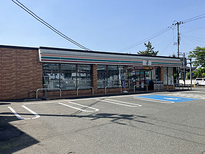 セブンイレブン山形江南2丁目店 現地から860m。(徒歩11分。)