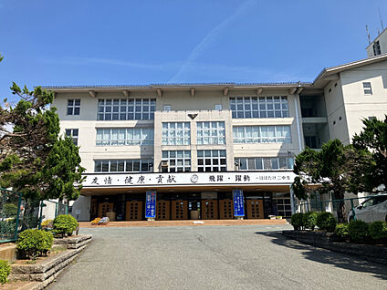 山形市立第二中学校 現地から1810m。(徒歩23分。)
