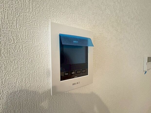 【その他設備】訪問者のお顔が確認出来るモニター付♪ハッキリと映るのでお子様のお留守番も安心です♪