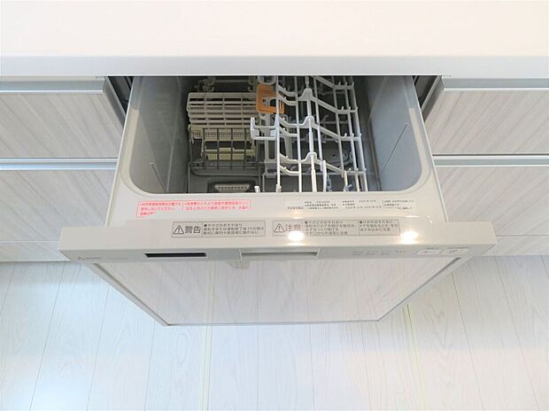 【その他設備】☆食器洗浄乾燥機☆時短家事の強い味方♪お水や洗剤からの手荒も守ってくれます♪
