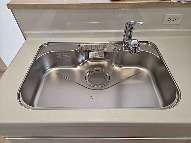 【その他設備】広いシンクで洗い物も余裕のスペース♪