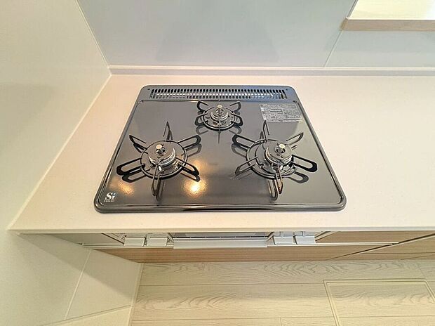 【その他設備】火力にこだわるお料理上手な方も大満足の3口コンロです♪