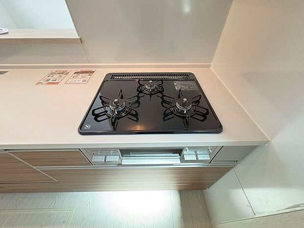 【その他設備】火力にこだわるお料理上手な方も大満足の3口コンロです♪