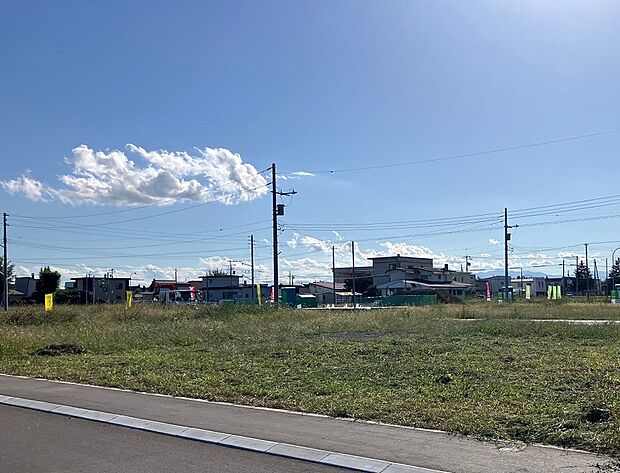 【区画38】右から撮影:総区画数54区画の美しい街並み(2025年9月撮影)