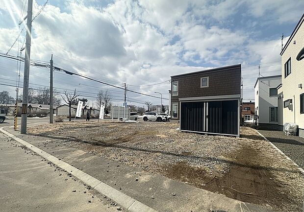 【東から撮影】200.67m2(60.70坪)の南角地(2026年3月撮影)