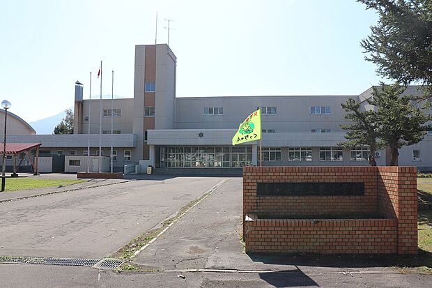 東小学校（2025年10月撮影）