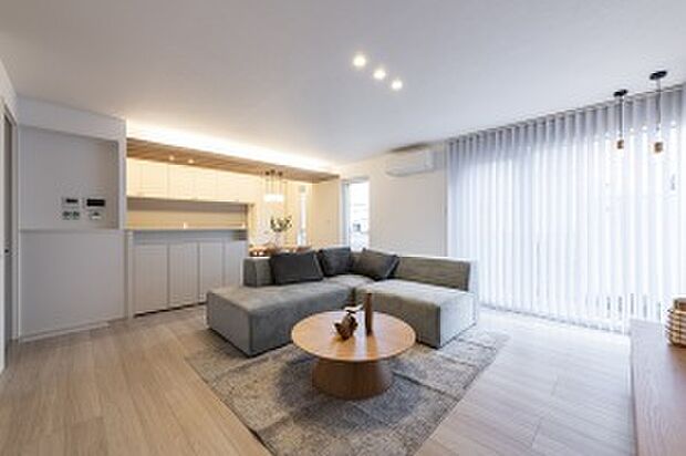 【No.1】ホワイト×オークグレーの色調でまとめたナチュラルテイストのインテリア(2025年11月撮影)