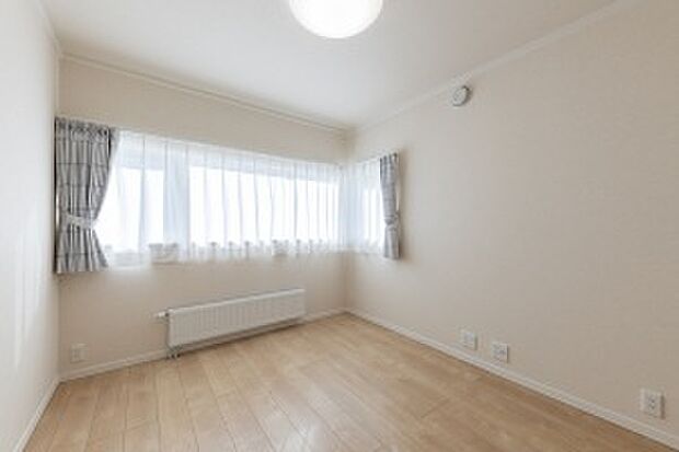 【【No.1】洋室1】南向きで日当たりの良い5.3帖の洋室1(2023年10月撮影)