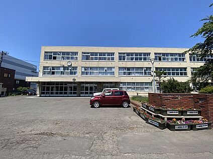 西陵中学校 徒歩18分