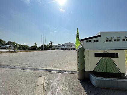 南小学校 徒歩20分