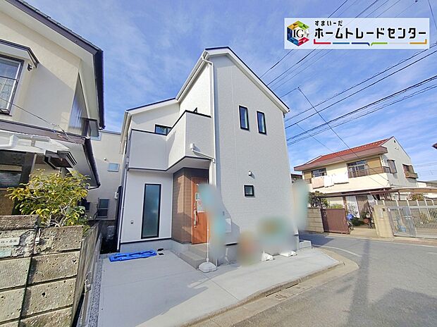 ☆外観の様子☆
落ち着いた住環境で心安らぐ低層住宅地。周辺に高い建物が無く、空が広く大きく感じられます。買い物施設が近く住み心地良好です♪