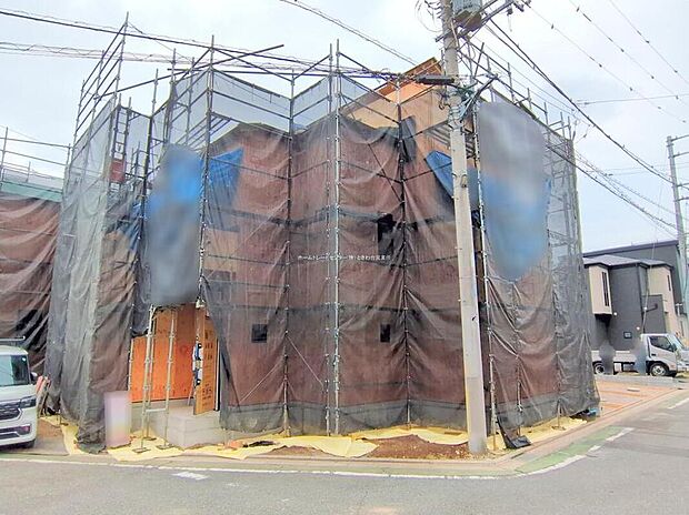 ☆現地の様子☆
全棟100m2以上のゆとりに包まれた街!
広いLDKに多彩な収納、効率的な家事動線の暮らしやすさを追求して設計された新築分譲住宅。