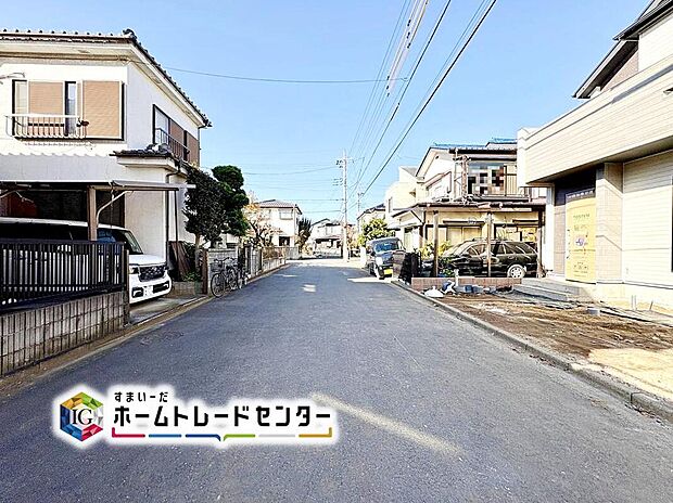 ☆前面道路の様子☆
カースペースございます。
平日・お仕事帰りなど、いつでもご案内いたします！お気軽にお問い合わせ下さい。