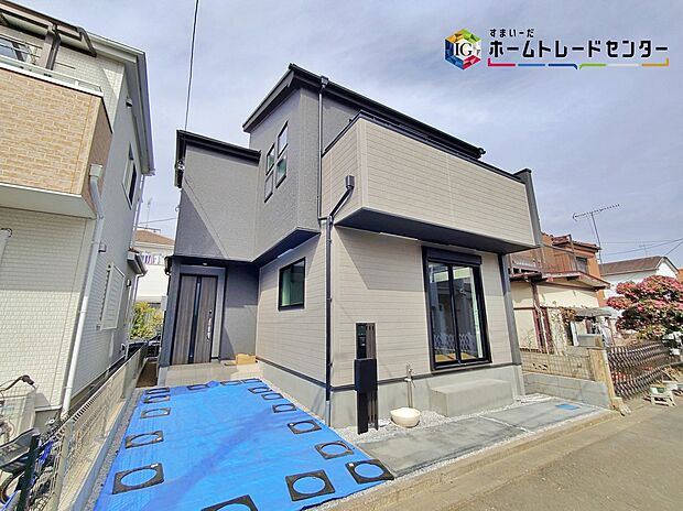 ☆外観の様子☆
洗練されたデザインのお洒落なお住まいです。ゆとりの広さを誇る魅力あふれる邸宅の完成です。