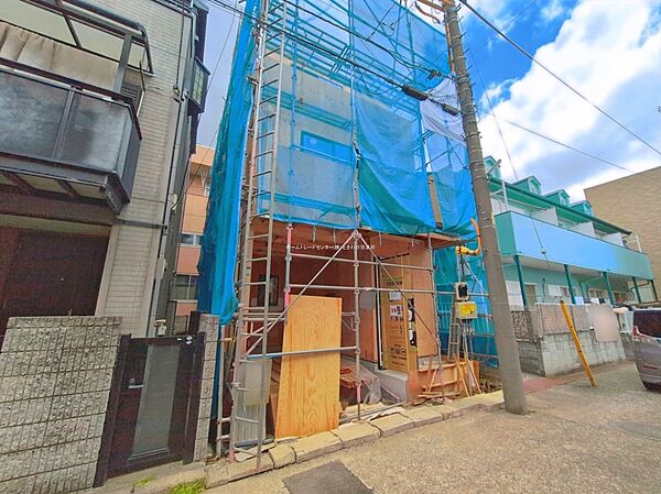 ☆現地の様子☆
希少エリアに洗練されたデザインの新築戸建て誕生です♪
省エネ性能ラベル取得物件です♪