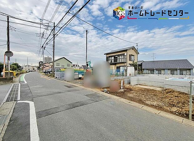 ☆前面道路の様子☆
カースペースございます。
平日・お仕事帰りなど、いつでもご案内いたします！お気軽にお問い合わせ下さい。
