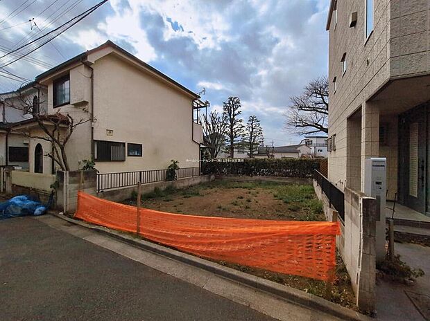 ☆現地の様子☆
地震に強い家。
住宅性能表示「建設」「設計」Ｗ取得♪
確かな品質、柔軟性のある家。
断熱等級６取得！