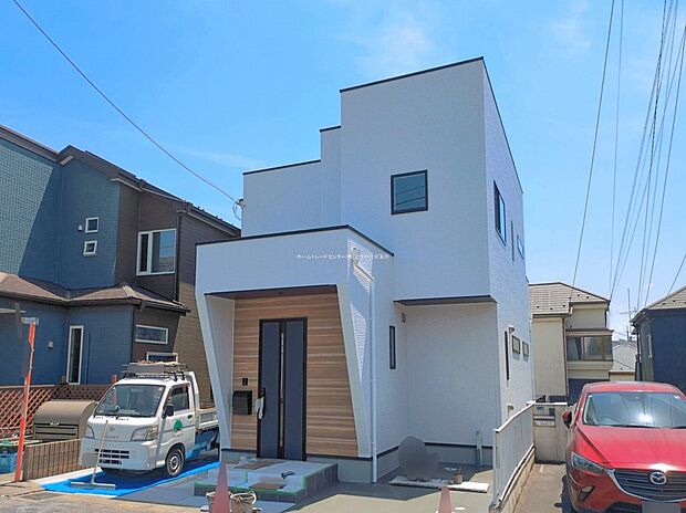 ☆現地の様子☆
造作食器棚やWICなど豊富な収納が魅力♪食洗機・浄水器付きフルフラットキッチンなどお料理が楽しくなるキッチンなど設備充実♪