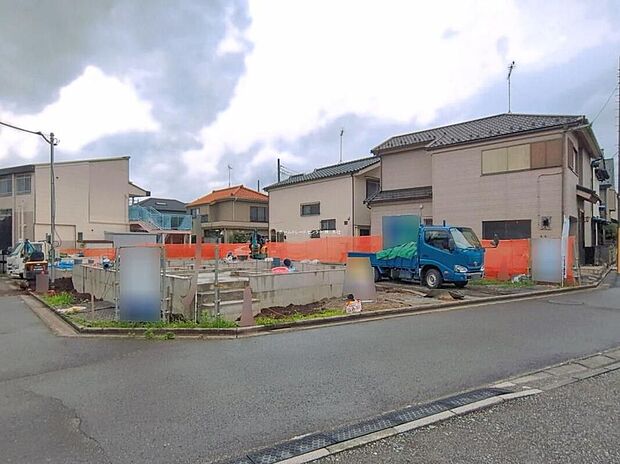 ☆現地の様子☆長期優良住宅＋住宅性能表示【建設】【設計】W取得の永住邸誕生です。食洗機付対面キッチン、折上げ天井＆ポップアップ天井を配したおしゃれなＬＤＫ、浴室暖房乾燥機など設備充実♪