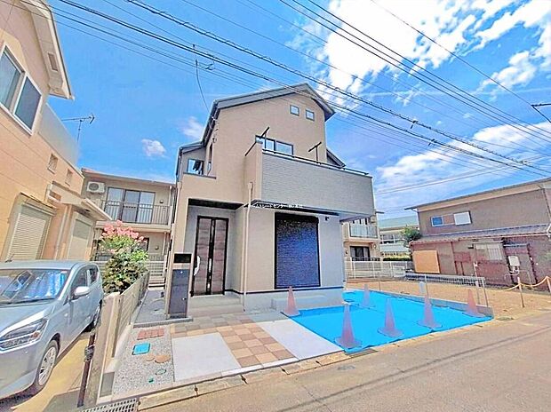 ☆外観の様子☆土日のご予約はもちろん、平日やお仕事終わりの時間に合わせて夜間のご案内も実施しています。まずはお客様のご都合やご希望をお聞かせください♪お問い合わせをお待ちしています！