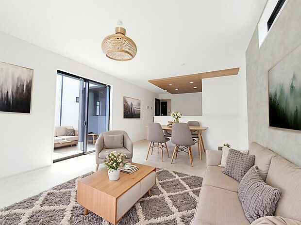 【☆Livingroom☆】採光良好なリビングは、ご家族の憩いの空間。居心地の良い快適な安らぎの場所にもなりそうです。
※家具をCGで加工しています。家具付き販売ではございません。