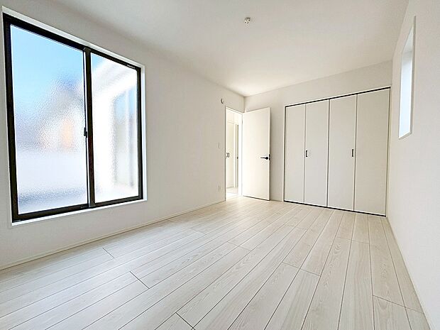 【☆Room☆】全居室に収納を完備しておりますので、居室の全空間を有効活用出来ます。自分好みのお部屋で、ゆったりお寛ぎ頂けます。